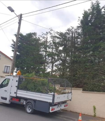 Camion benne pour l’évacuation des déchets verts